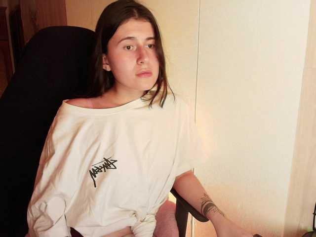 KristinaScott's BongaCams show and profile