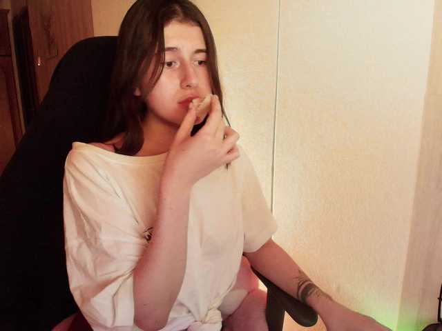 KristinaScott's BongaCams show and profile