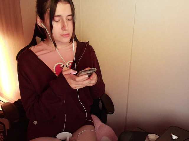 KristinaScott's BongaCams show and profile