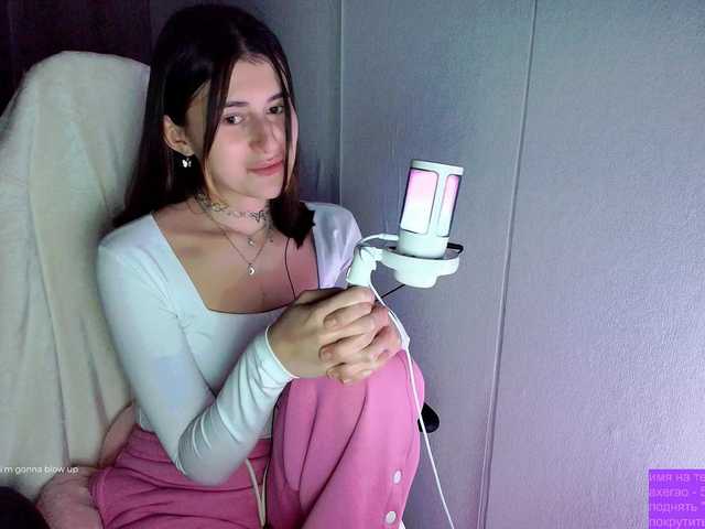 KristinaScott's BongaCams show and profile