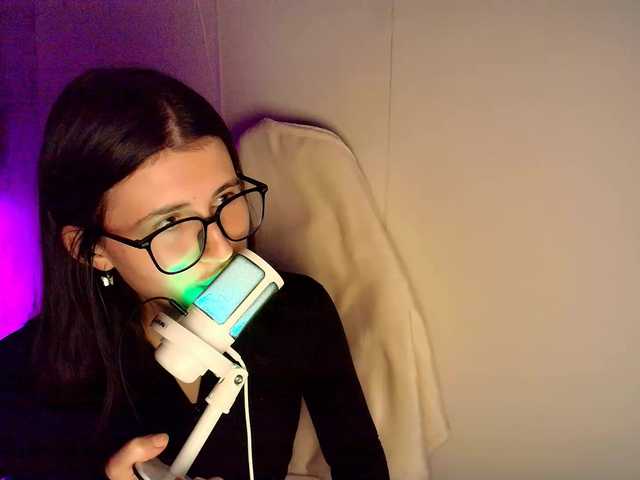 KristinaScott's BongaCams show and profile