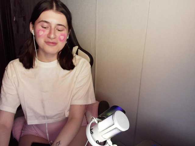 KristinaScott's BongaCams show and profile