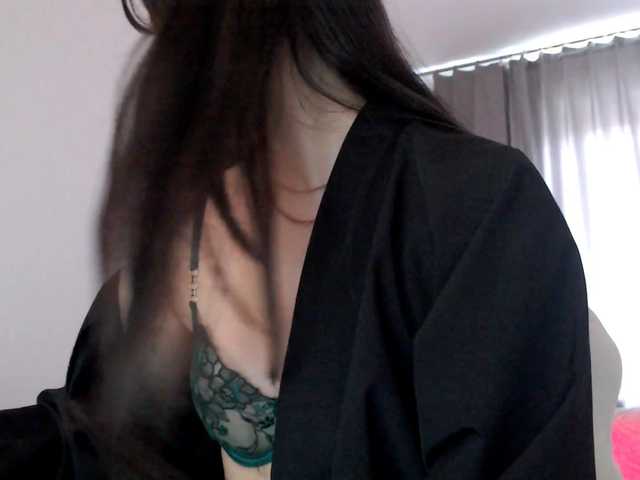 Lili-asian's BongaCams show and profile