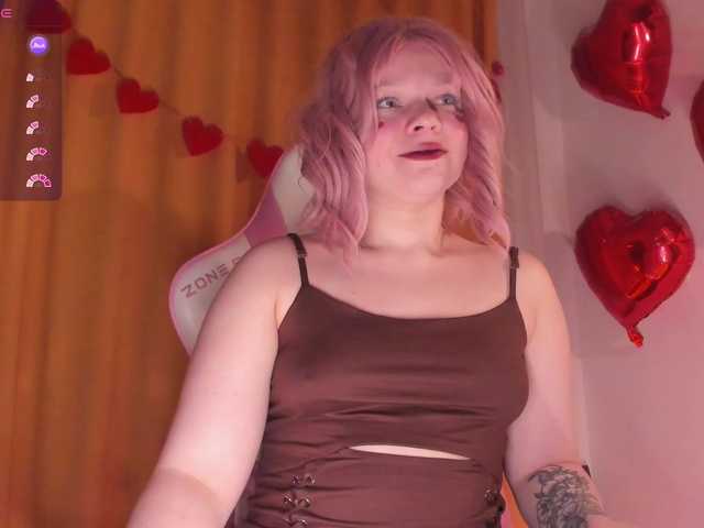 CutieSue's BongaCams show and profile