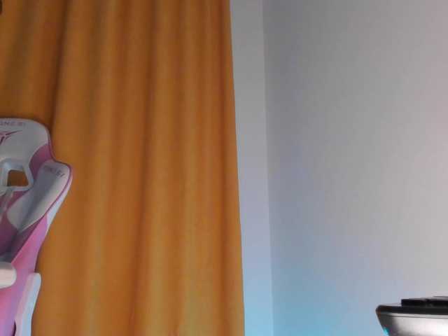 CutieSue's BongaCams show and profile