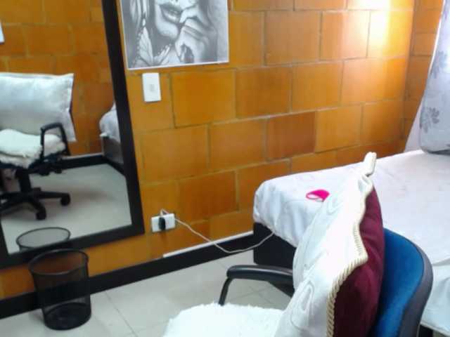 Charlotemple5 webcam bongacams model stream image