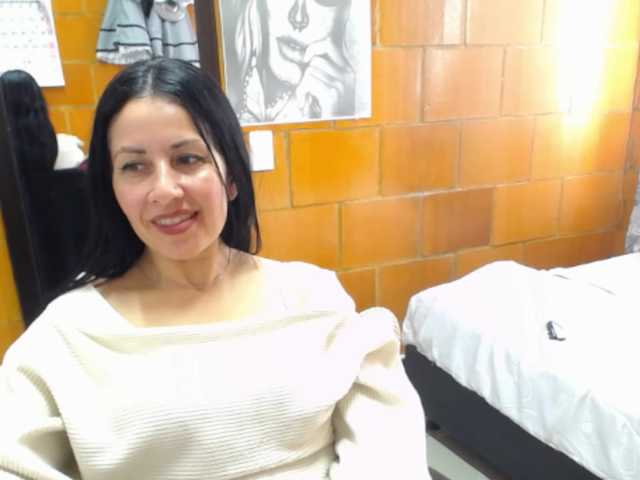 Charlotemple5's BongaCams show and profile