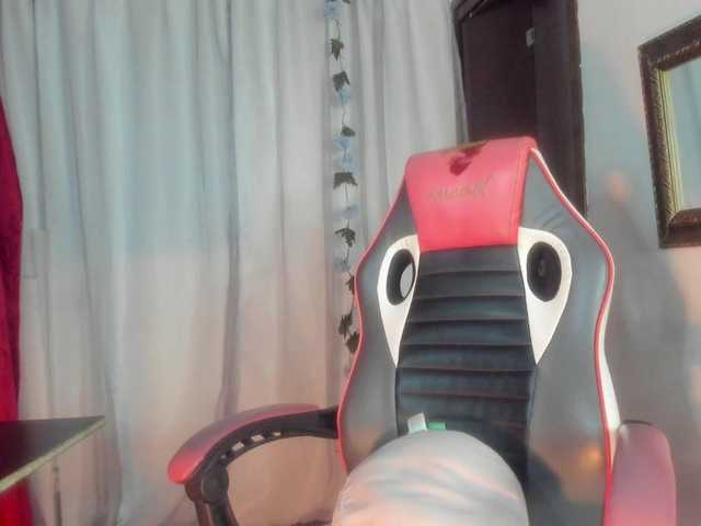 divine-mature's BongaCams show and profile