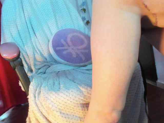 divine-mature webcam