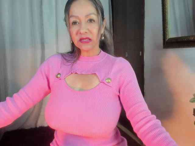 divine-mature webcam