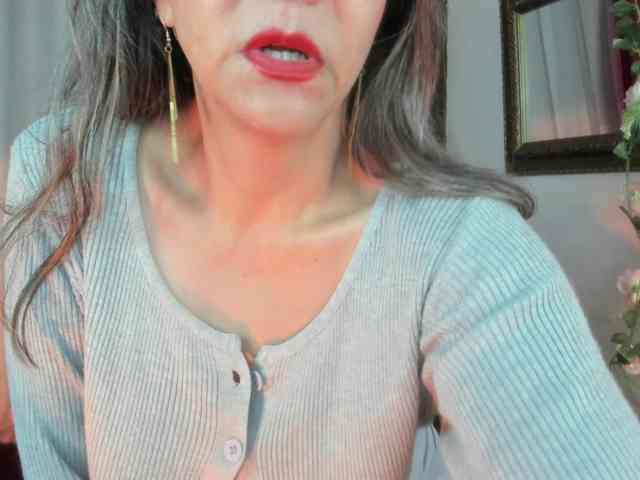 divine-mature webcam