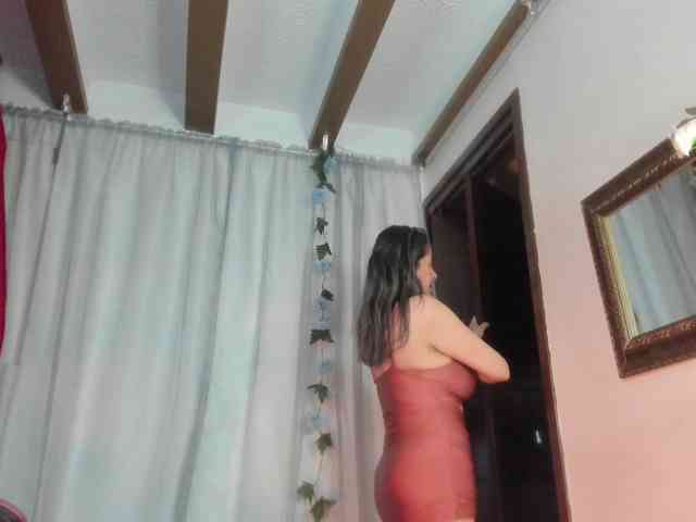 divine-mature webcam