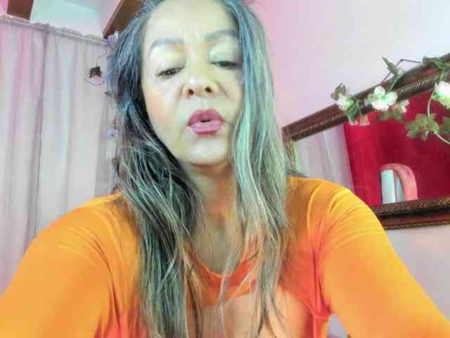 divine-mature webcam