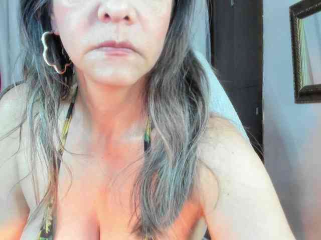 divine-mature webcam