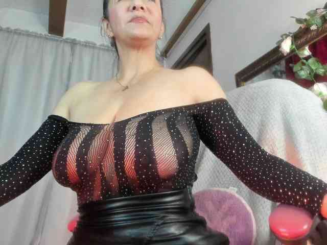 divine-mature divine-mature