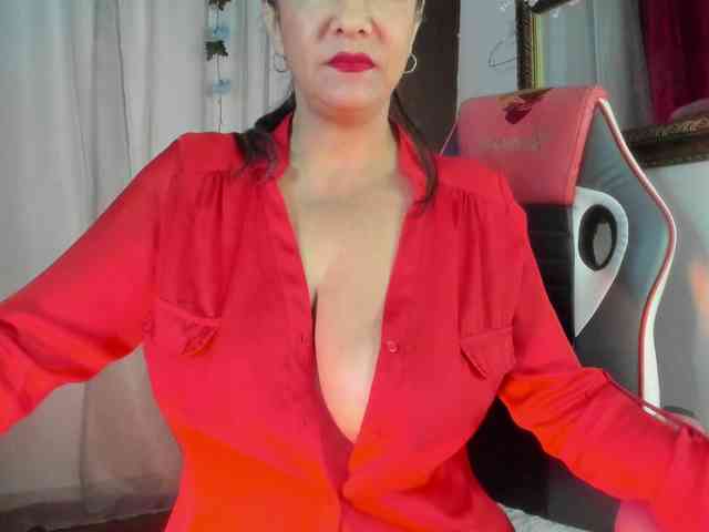 divine-mature webcam