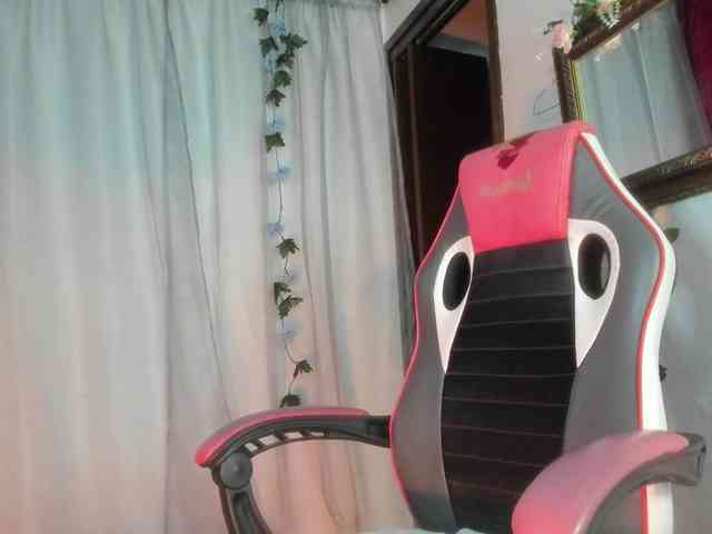 divine-mature webcam