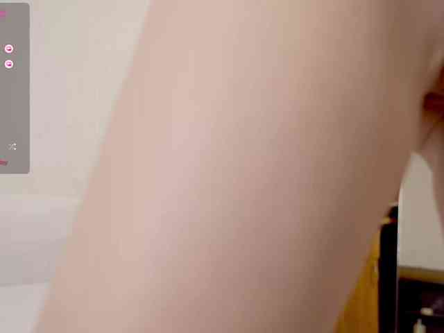 LovelyLuna webcam