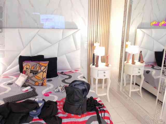 cinthya11 webcam