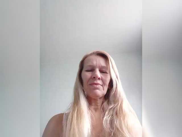 victoria71's BongaCams show and profile