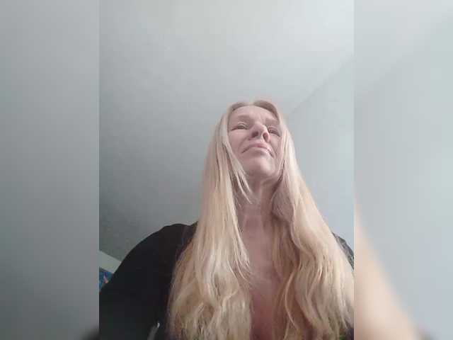 victoria71's BongaCams show and profile