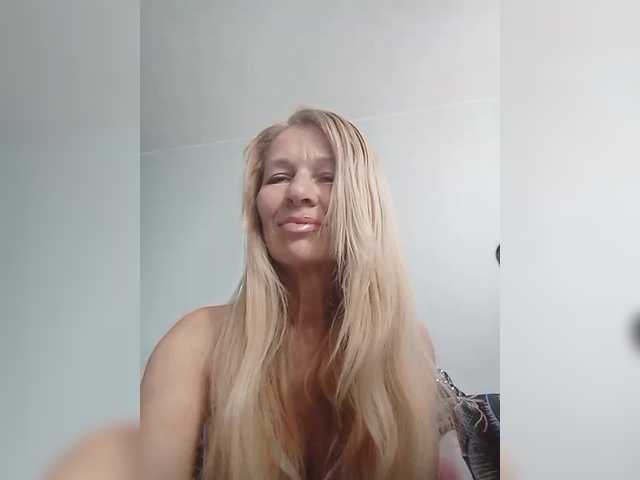 victoria71's BongaCams show and profile