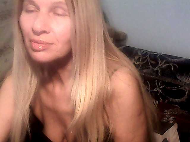 victoria71's BongaCams show and profile