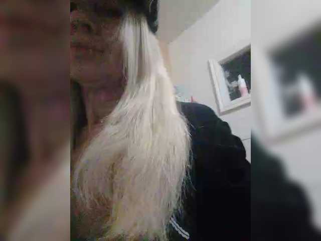 victoria71's BongaCams show and profile