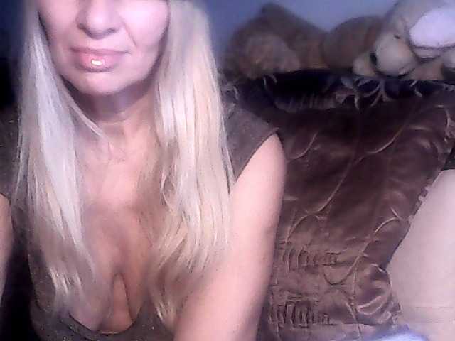 victoria71's BongaCams show and profile