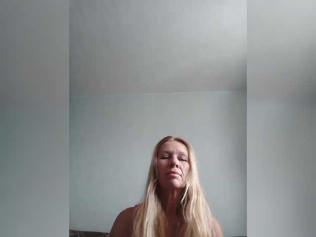 victoria71's BongaCams show and profile