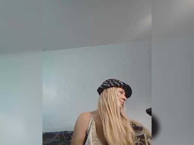 victoria71's BongaCams show and profile