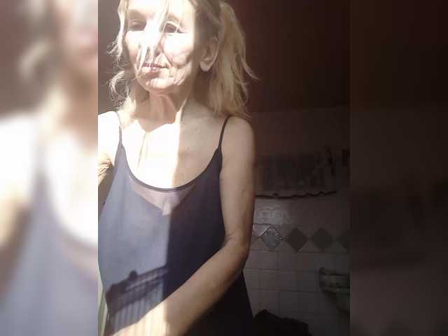 victoria71's BongaCams show and profile