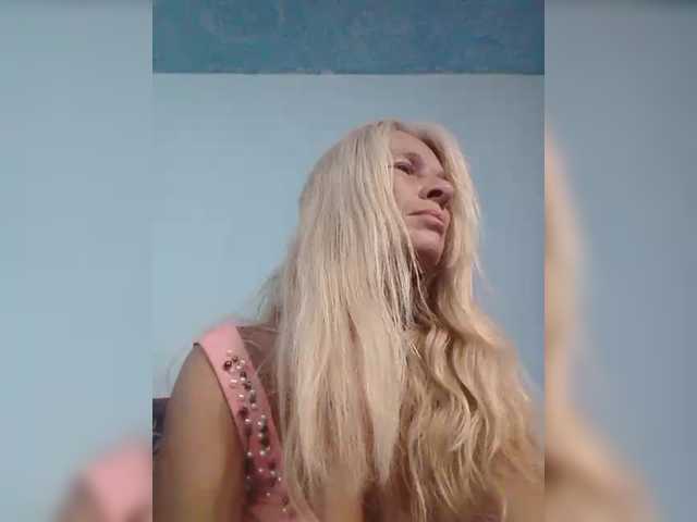 victoria71 from BongaCams