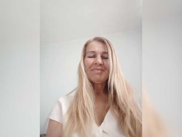 victoria71's BongaCams show and profile