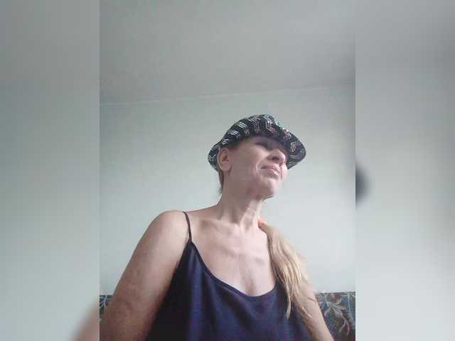 victoria71's BongaCams show and profile