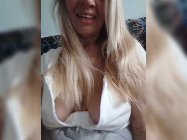 victoria71's BongaCams show and profile