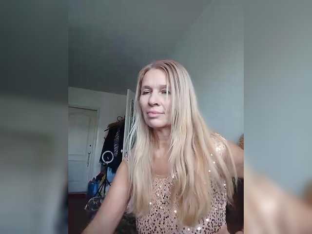 victoria71's BongaCams show and profile