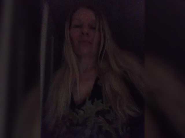 victoria71's BongaCams show and profile