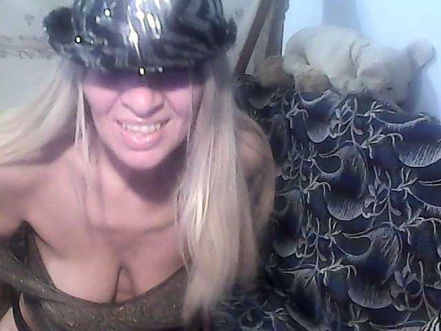 victoria71's BongaCams show and profile