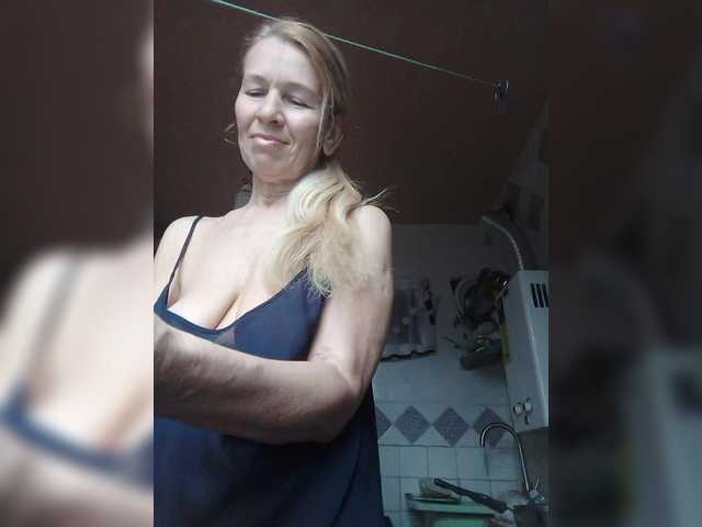 victoria71's BongaCams show and profile