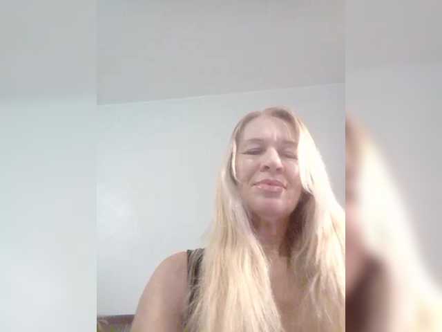 victoria71's BongaCams show and profile