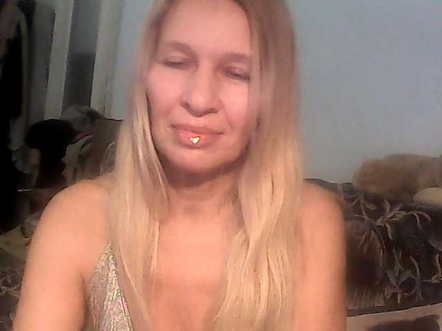 victoria71's BongaCams show and profile