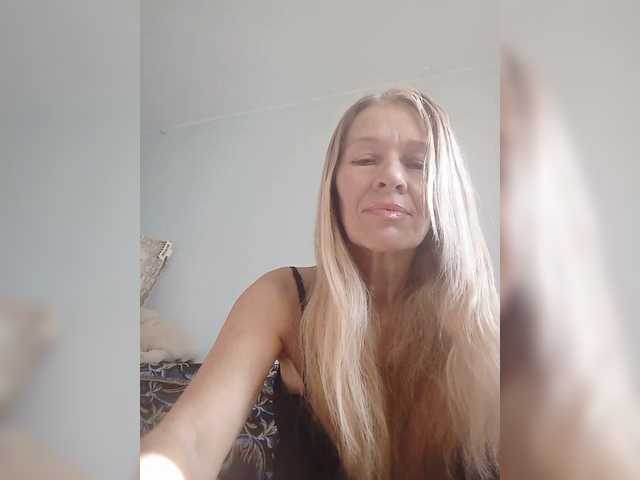 victoria71's BongaCams show and profile