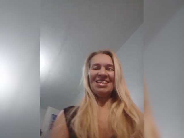 victoria71's BongaCams show and profile