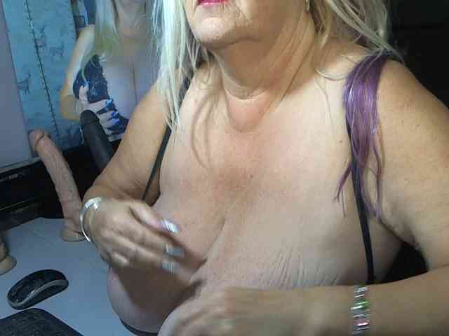 blondebustyuk blondebustyuk