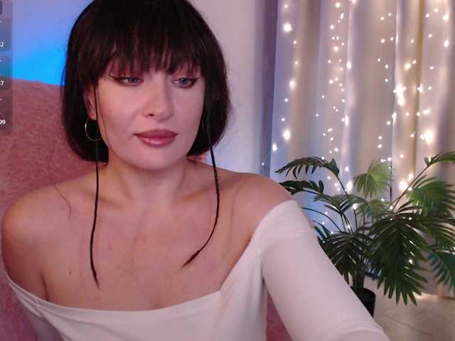 Zeeeme's BongaCams show and profile