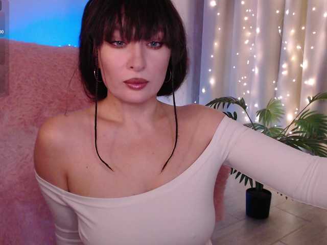 Zeeeme's BongaCams show and profile