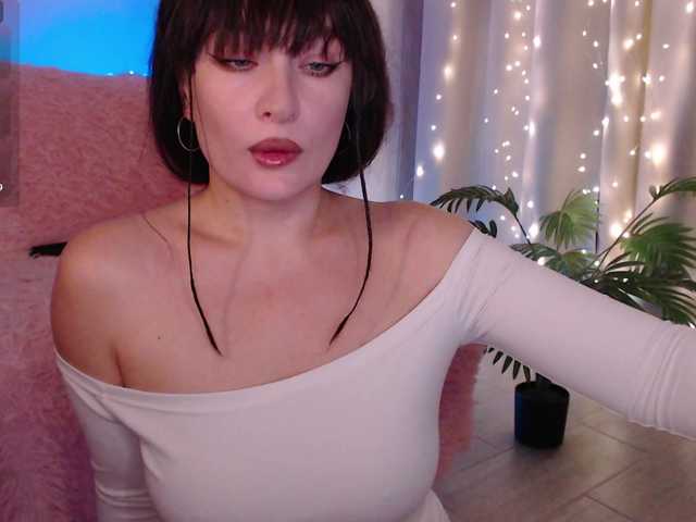 Zeeeme's BongaCams show and profile