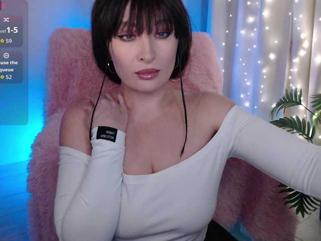 Zeeeme's BongaCams show and profile