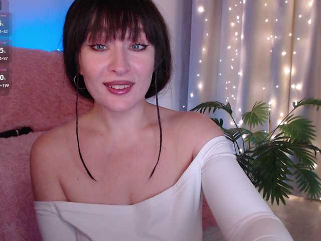 Zeeeme's BongaCams show and profile